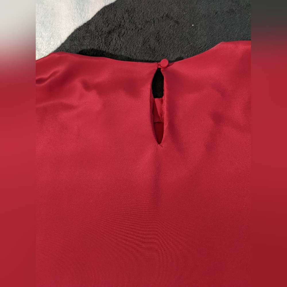 Red blouse - Picture 2 of 4